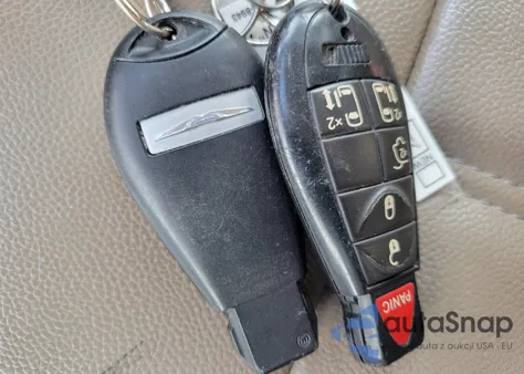 2013 Chrysler Town & Country Touring из США, поврежденный, VIN 2C4RC1BG2DR508500